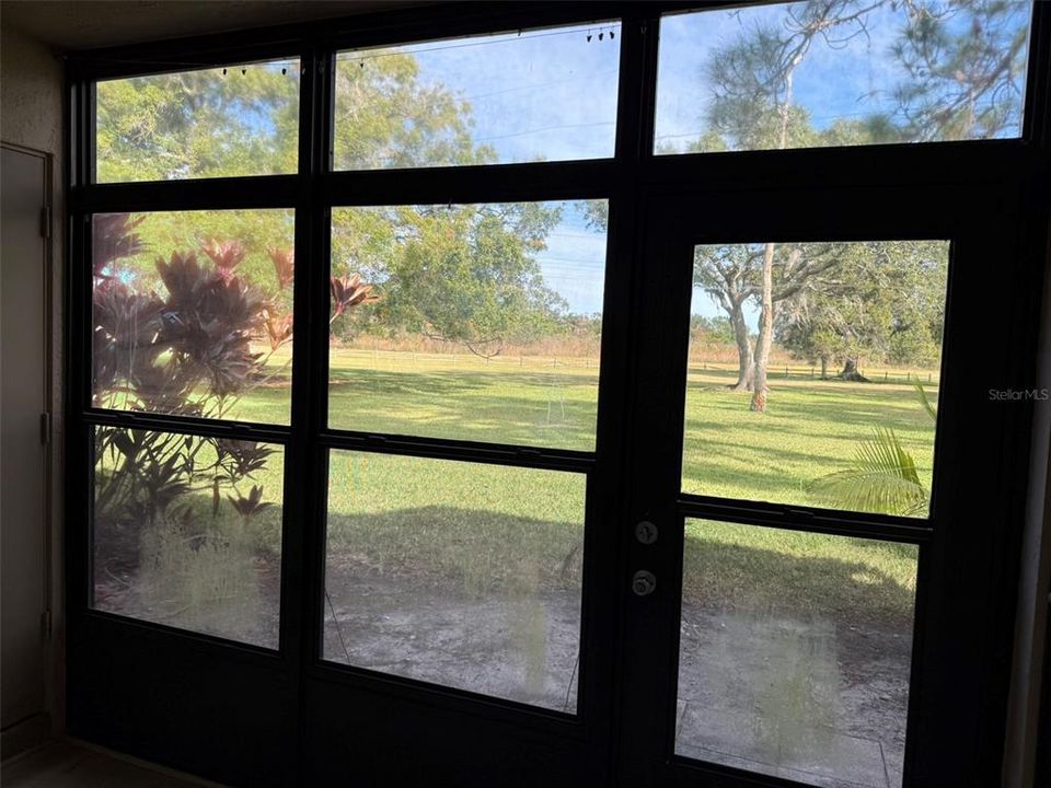 For Sale: $204,900 (2 beds, 2 baths, 1094 Square Feet)