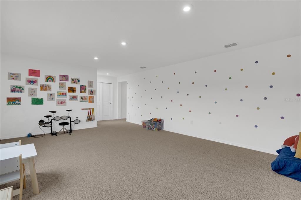 For Rent: $2,995 (6 beds, 3 baths, 2667 Square Feet)