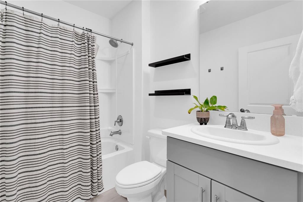 For Rent: $2,995 (6 beds, 3 baths, 2667 Square Feet)