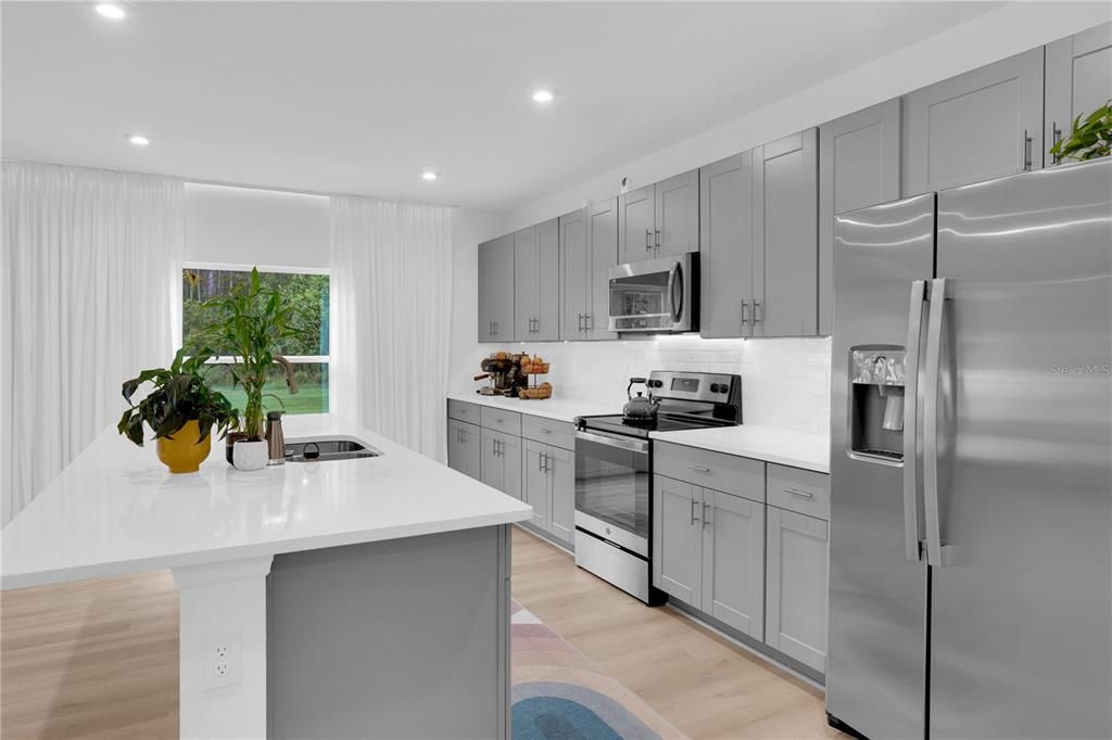 For Rent: $2,995 (6 beds, 3 baths, 2667 Square Feet)