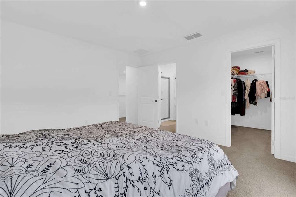 For Rent: $2,995 (6 beds, 3 baths, 2667 Square Feet)