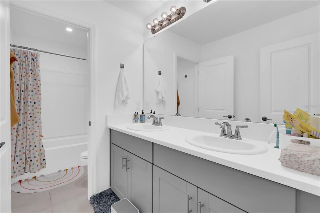 For Rent: $2,995 (6 beds, 3 baths, 2667 Square Feet)