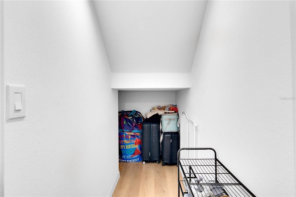 For Rent: $2,995 (6 beds, 3 baths, 2667 Square Feet)