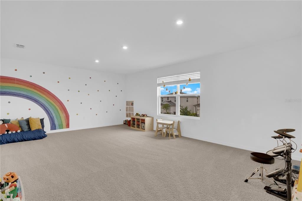 For Rent: $2,995 (6 beds, 3 baths, 2667 Square Feet)