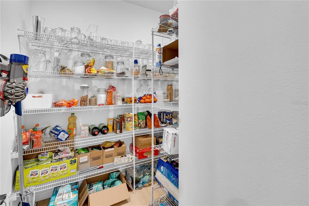 For Rent: $2,995 (6 beds, 3 baths, 2667 Square Feet)