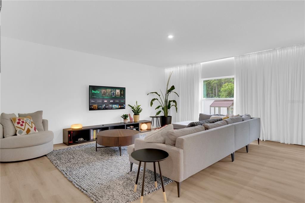 For Rent: $2,995 (6 beds, 3 baths, 2667 Square Feet)