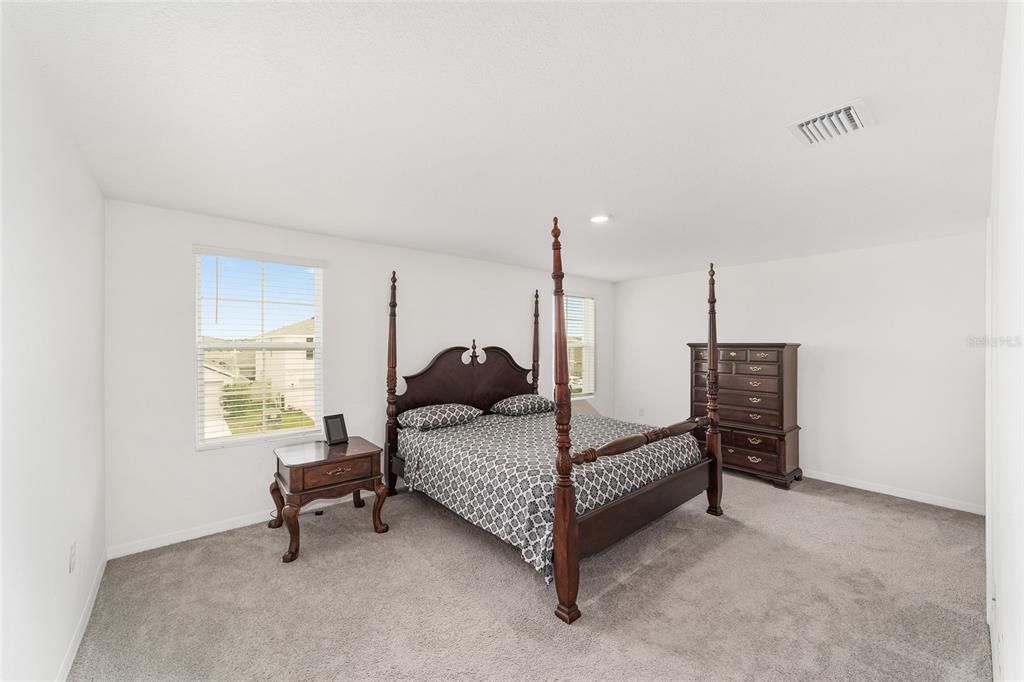 На продажу: $334,999 (5 спален, 3 ванн, 2481 Квадратных фут)