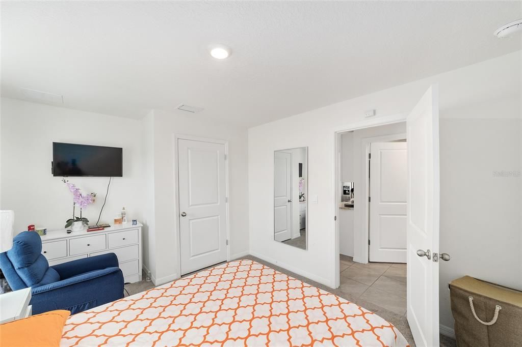 На продажу: $334,999 (5 спален, 3 ванн, 2481 Квадратных фут)