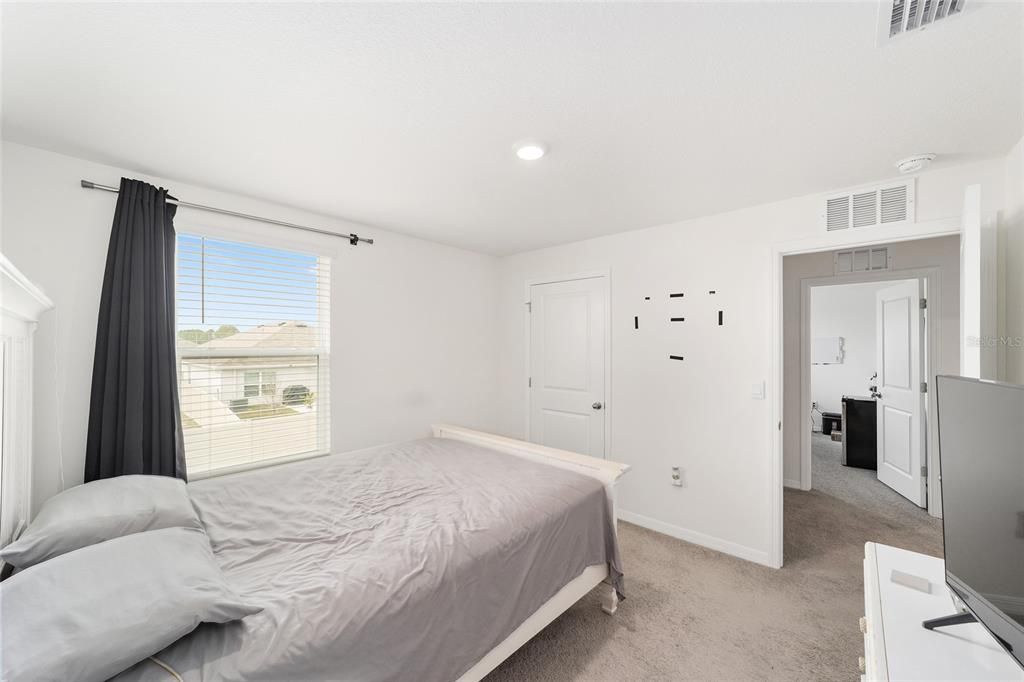 На продажу: $334,999 (5 спален, 3 ванн, 2481 Квадратных фут)