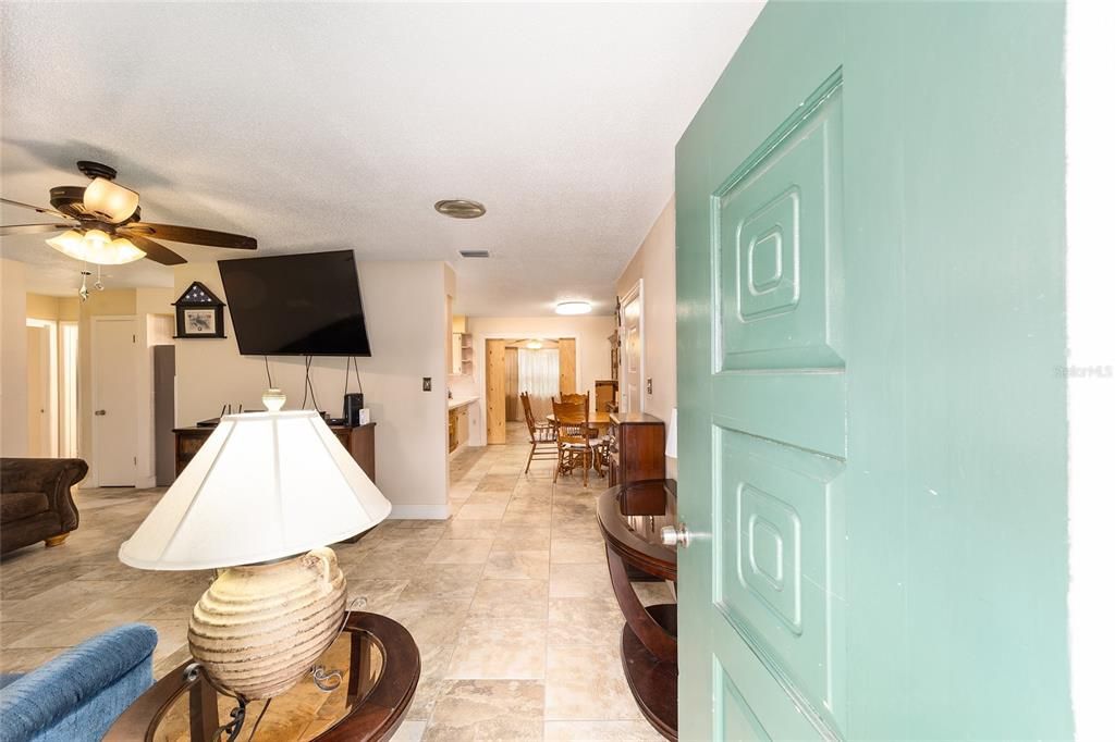 На продажу: $190,000 (2 спален, 2 ванн, 1300 Квадратных фут)