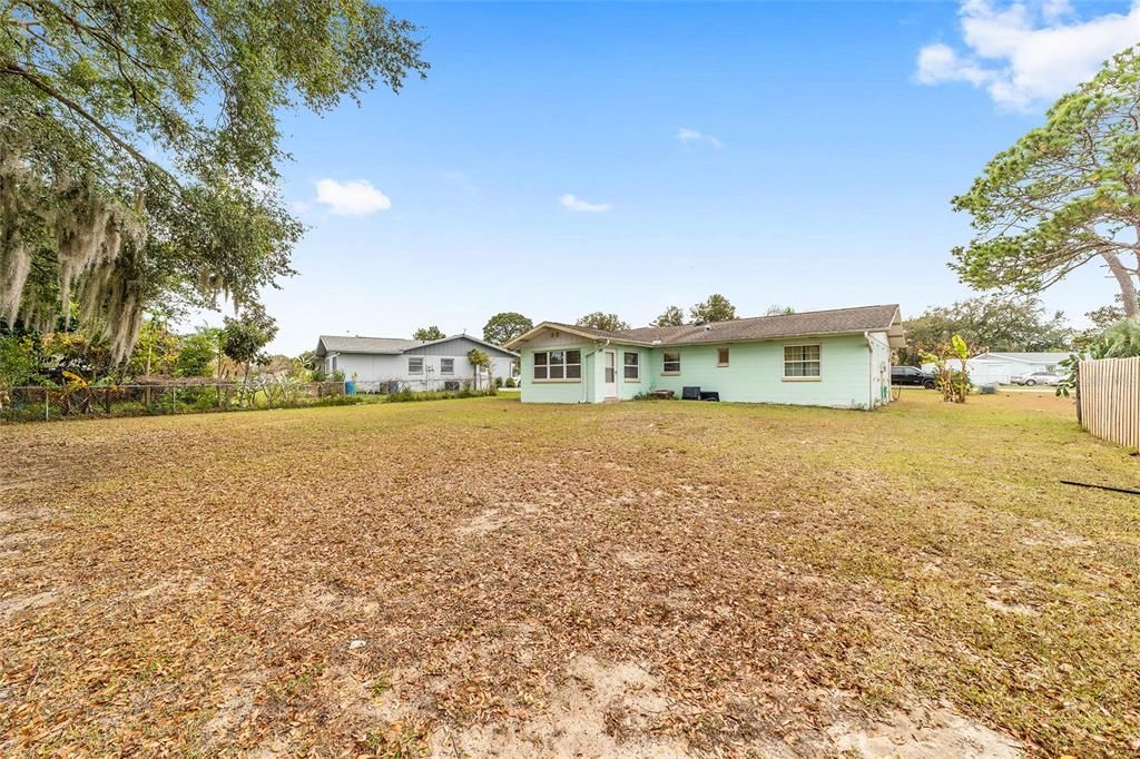 На продажу: $190,000 (2 спален, 2 ванн, 1300 Квадратных фут)