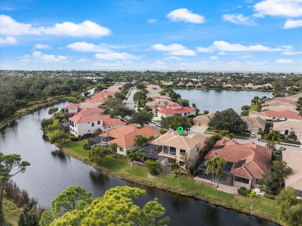 For Sale: $960,000 (4 beds, 4 baths, 3561 Square Feet)