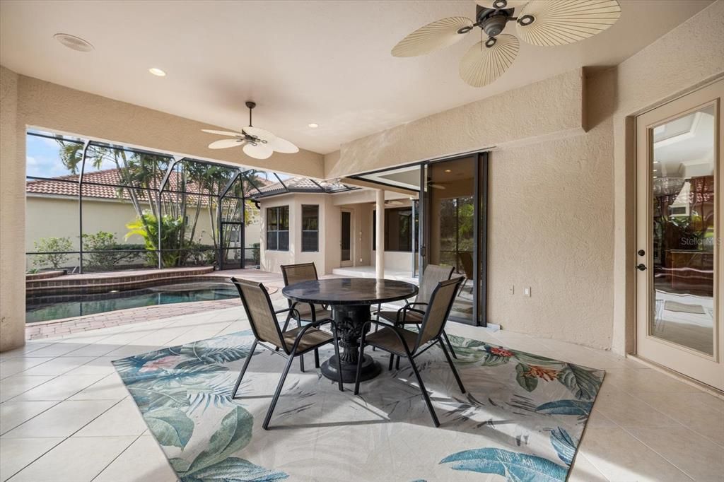 For Sale: $960,000 (4 beds, 4 baths, 3561 Square Feet)