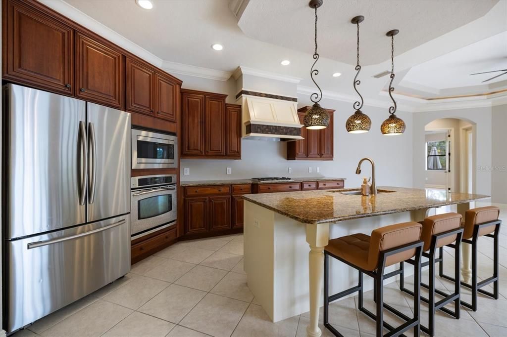 For Sale: $960,000 (4 beds, 4 baths, 3561 Square Feet)