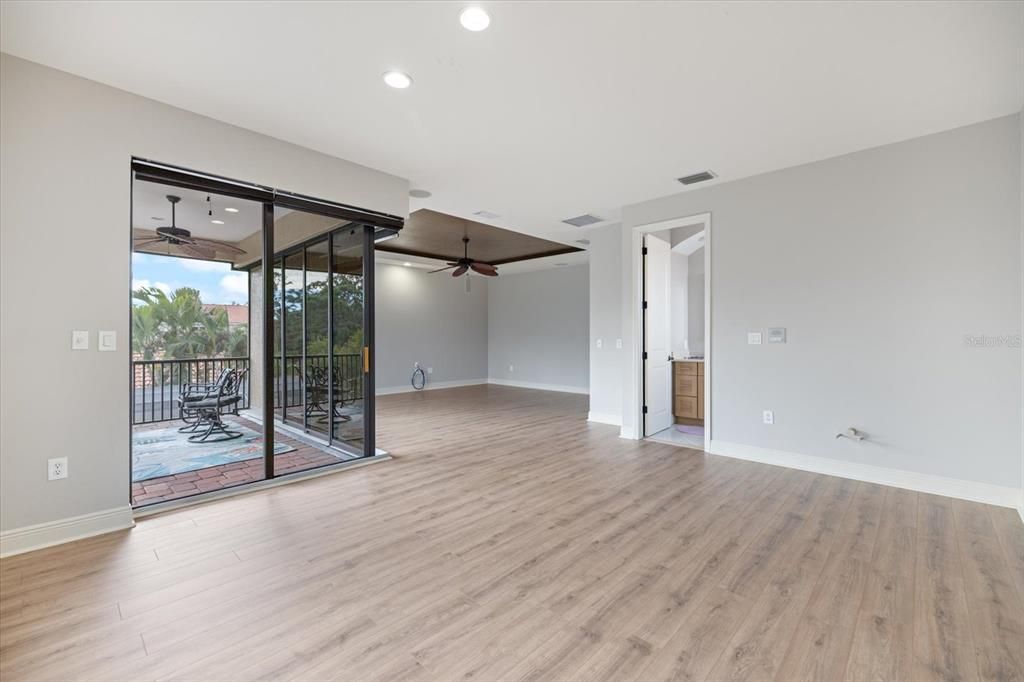 For Sale: $960,000 (4 beds, 4 baths, 3561 Square Feet)