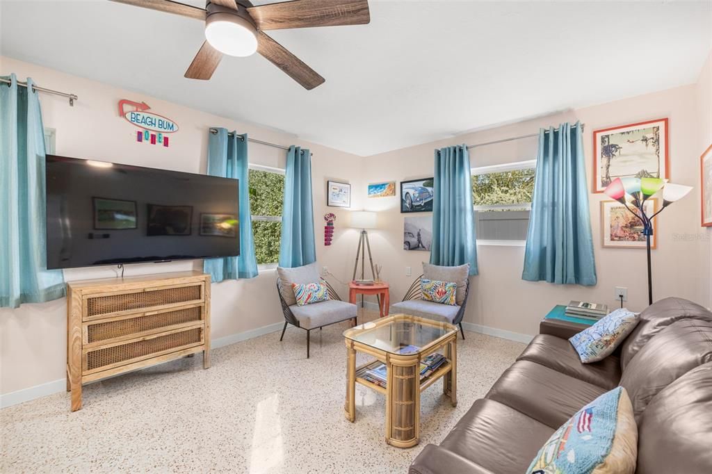 En Venta: $900,000 (3 camas, 2 baños, 1232 Pies cuadrados)