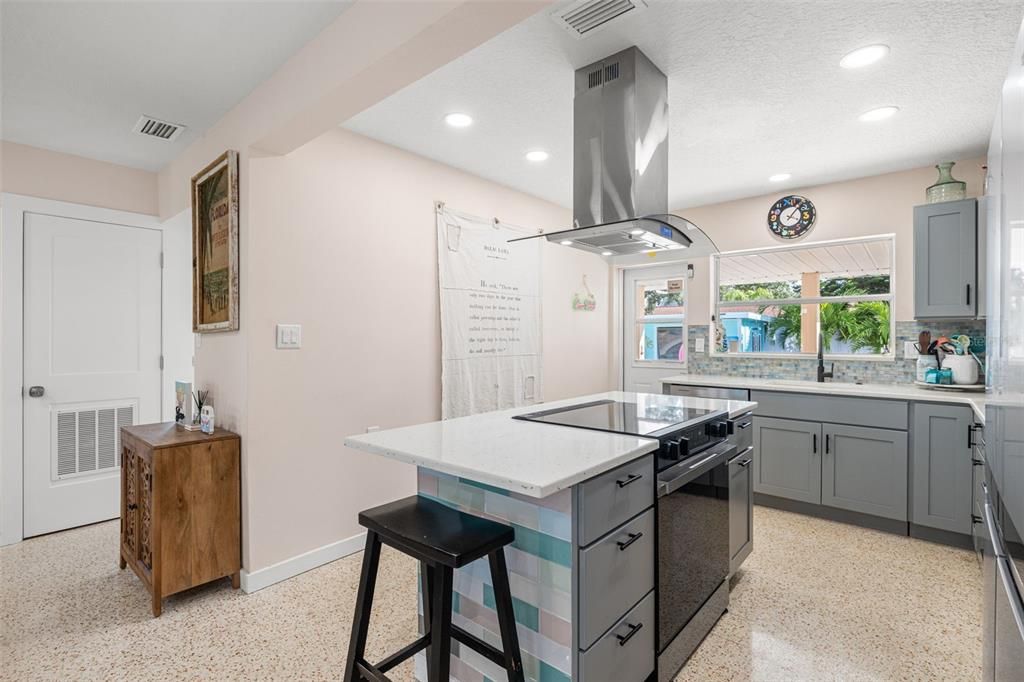 En Venta: $900,000 (3 camas, 2 baños, 1232 Pies cuadrados)