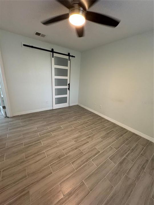 For Rent: $1,350 (1 beds, 1 baths, 696 Square Feet)