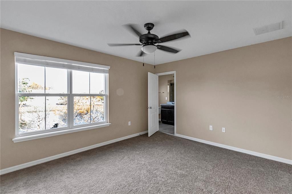 En Venta: $245,000 (2 camas, 2 baños, 1288 Pies cuadrados)