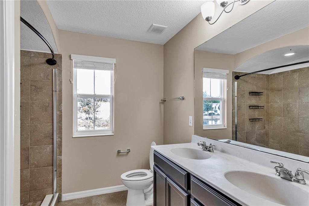 En Venta: $245,000 (2 camas, 2 baños, 1288 Pies cuadrados)