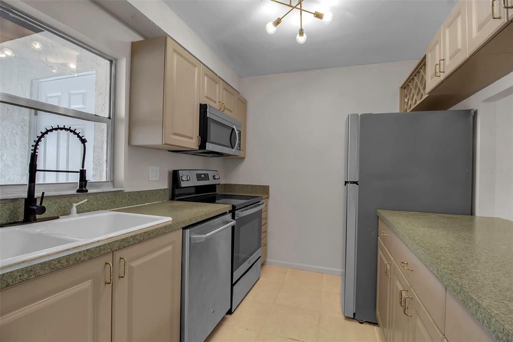 待售: $189,000 (3 贝兹, 2 浴室, 1343 平方英尺)