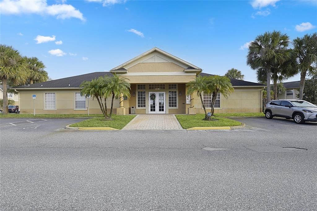 For Sale: $174,999 (2 beds, 2 baths, 905 Square Feet)