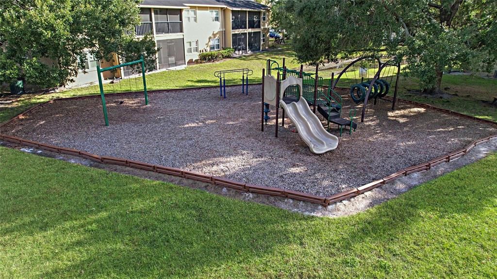 For Sale: $174,999 (2 beds, 2 baths, 905 Square Feet)