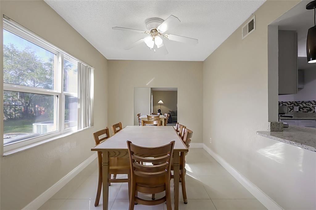 For Sale: $174,999 (2 beds, 2 baths, 905 Square Feet)