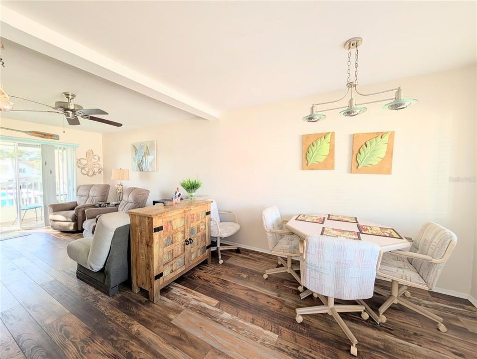 For Sale: $96,000 (1 beds, 1 baths, 576 Square Feet)