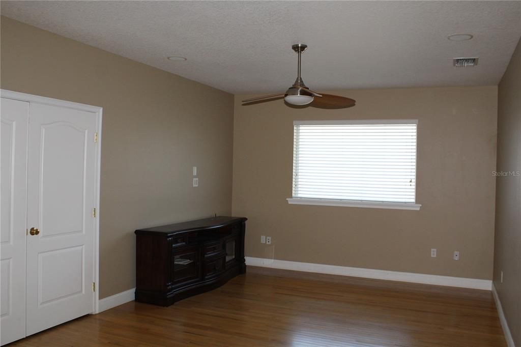 For Sale: $655,000 (5 beds, 3 baths, 3830 Square Feet)