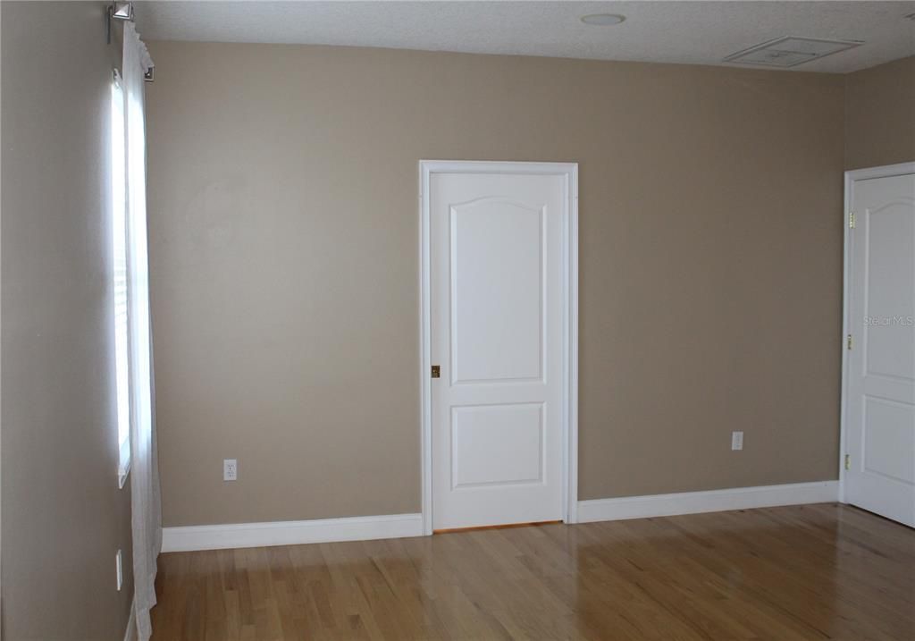 For Sale: $655,000 (5 beds, 3 baths, 3830 Square Feet)