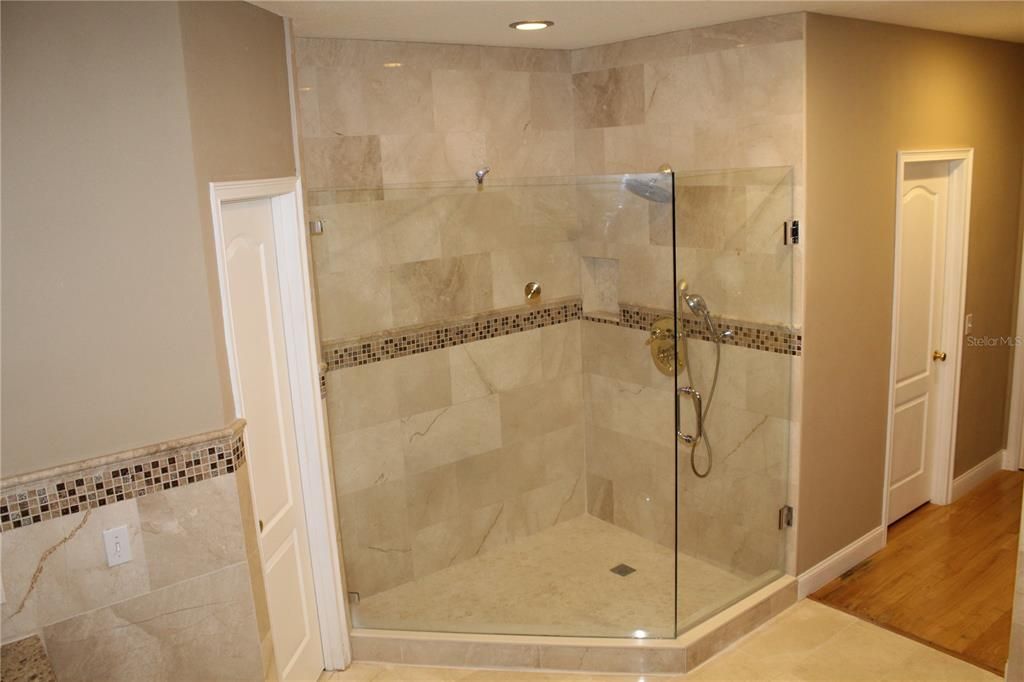 For Sale: $655,000 (5 beds, 3 baths, 3830 Square Feet)