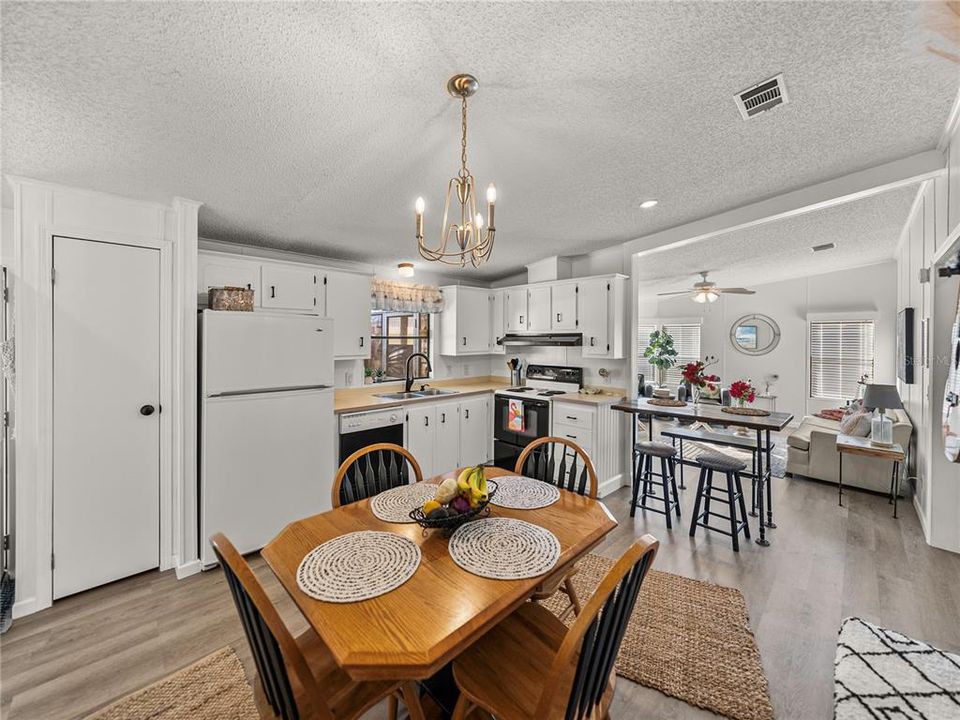 待售: $149,900 (2 贝兹, 2 浴室, 1008 平方英尺)