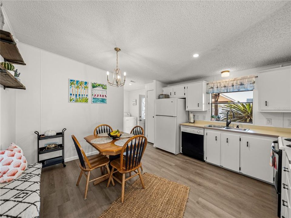 待售: $149,900 (2 贝兹, 2 浴室, 1008 平方英尺)