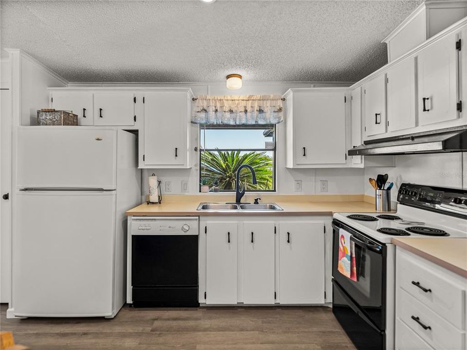 待售: $149,900 (2 贝兹, 2 浴室, 1008 平方英尺)