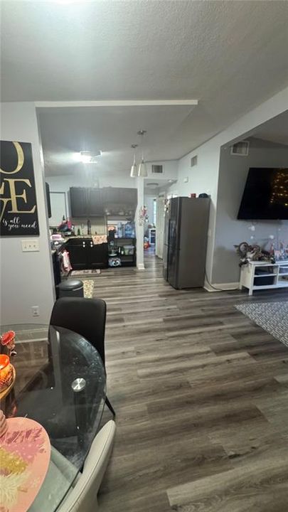 For Sale: $245,000 (3 beds, 2 baths, 960 Square Feet)