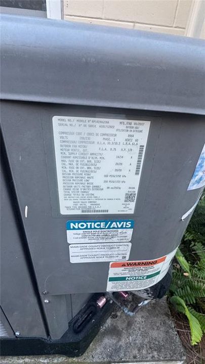 For Sale: $245,000 (3 beds, 2 baths, 960 Square Feet)