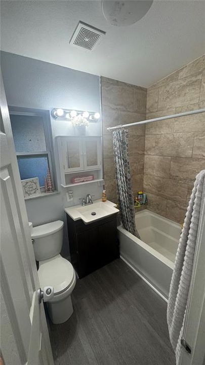 For Sale: $245,000 (3 beds, 2 baths, 960 Square Feet)