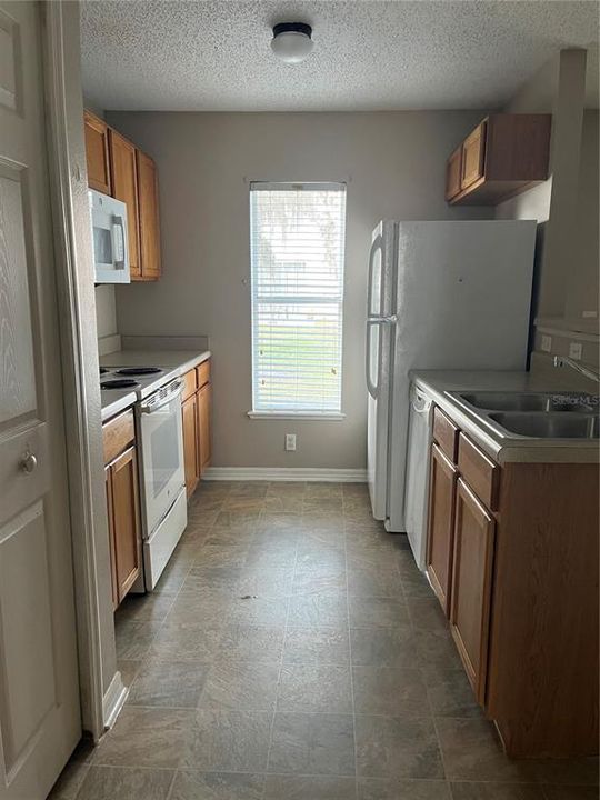 В аренду: $1,795 (3 спален, 2 ванн, 1703 Квадратных фут)