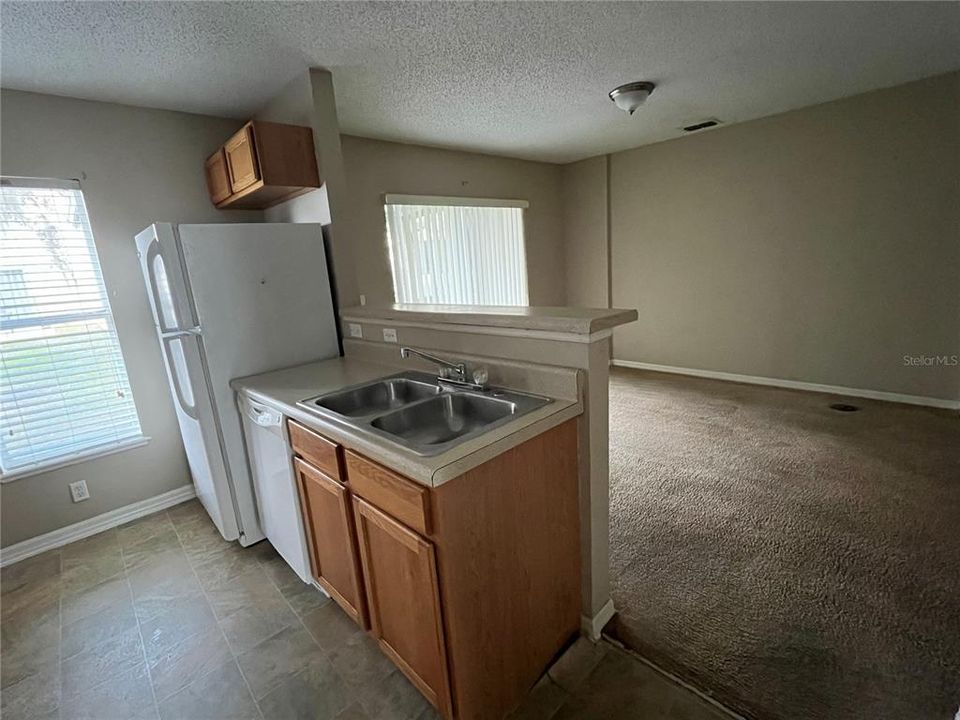 В аренду: $1,795 (3 спален, 2 ванн, 1703 Квадратных фут)