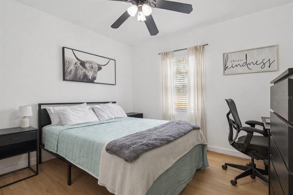 На продажу: $350,000 (2 спален, 1 ванн, 973 Квадратных фут)