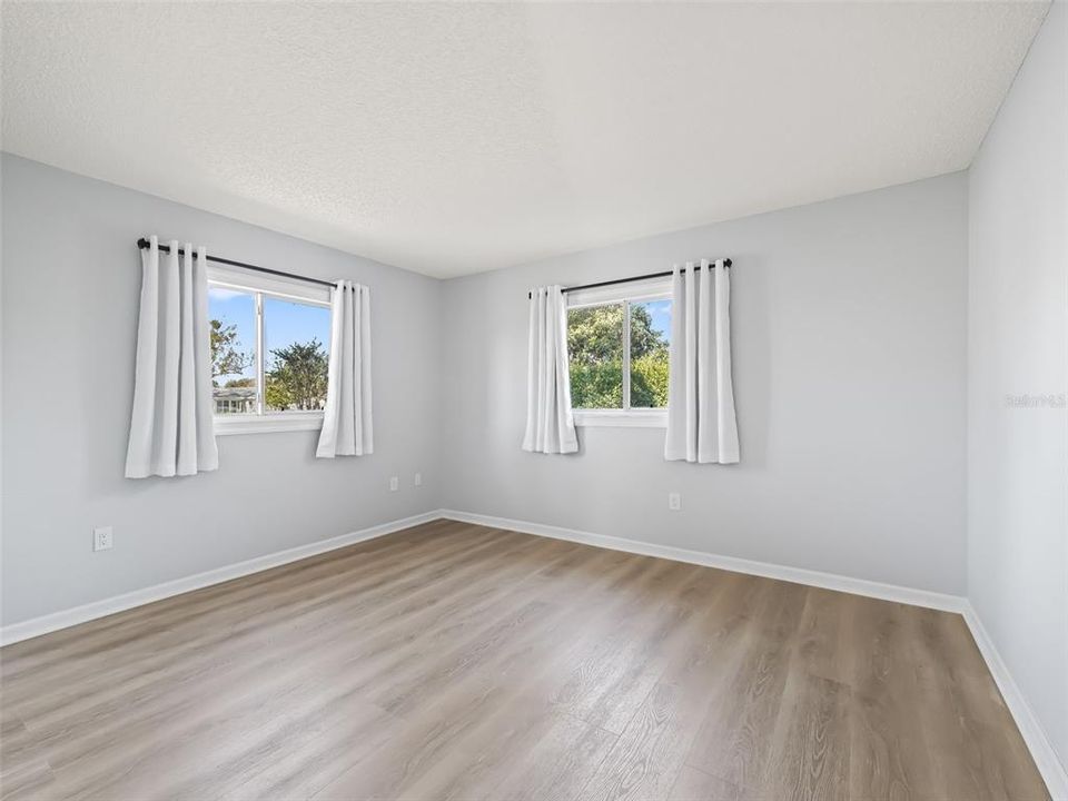 待售: $255,000 (3 贝兹, 2 浴室, 1526 平方英尺)