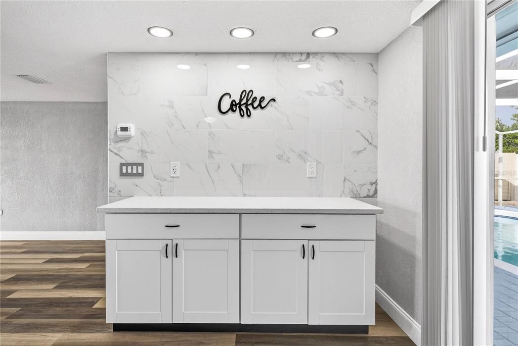 待售: $310,000 (2 贝兹, 2 浴室, 1234 平方英尺)