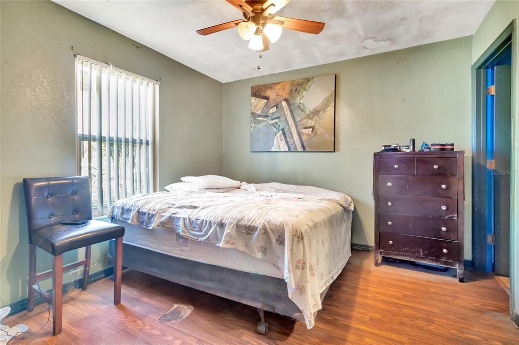 For Sale: $135,000 (3 beds, 2 baths, 1092 Square Feet)