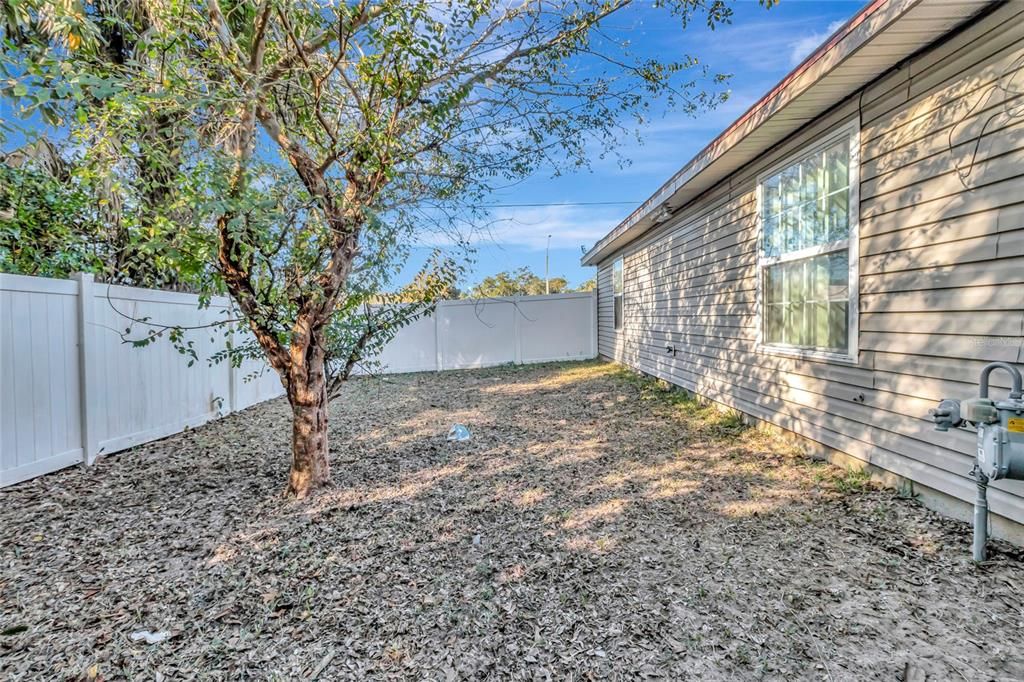 For Sale: $135,000 (3 beds, 2 baths, 1092 Square Feet)