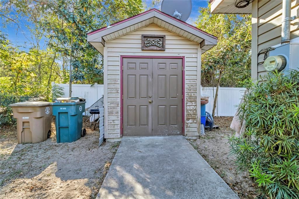 For Sale: $135,000 (3 beds, 2 baths, 1092 Square Feet)