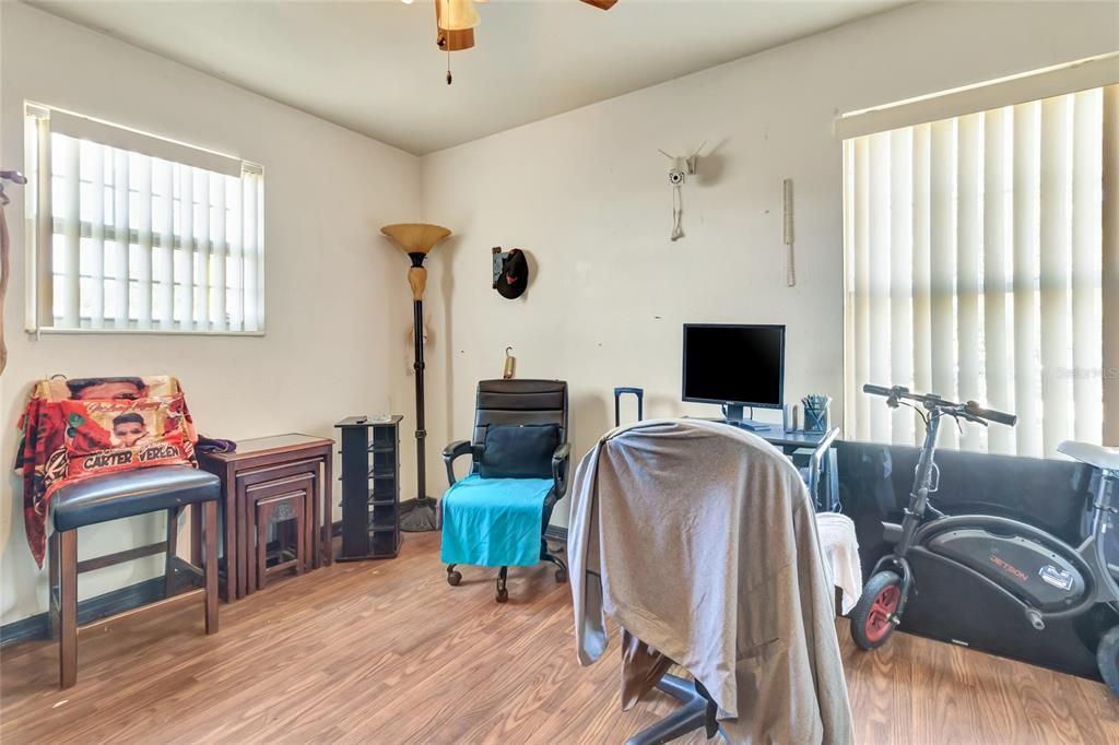 For Sale: $135,000 (3 beds, 2 baths, 1092 Square Feet)