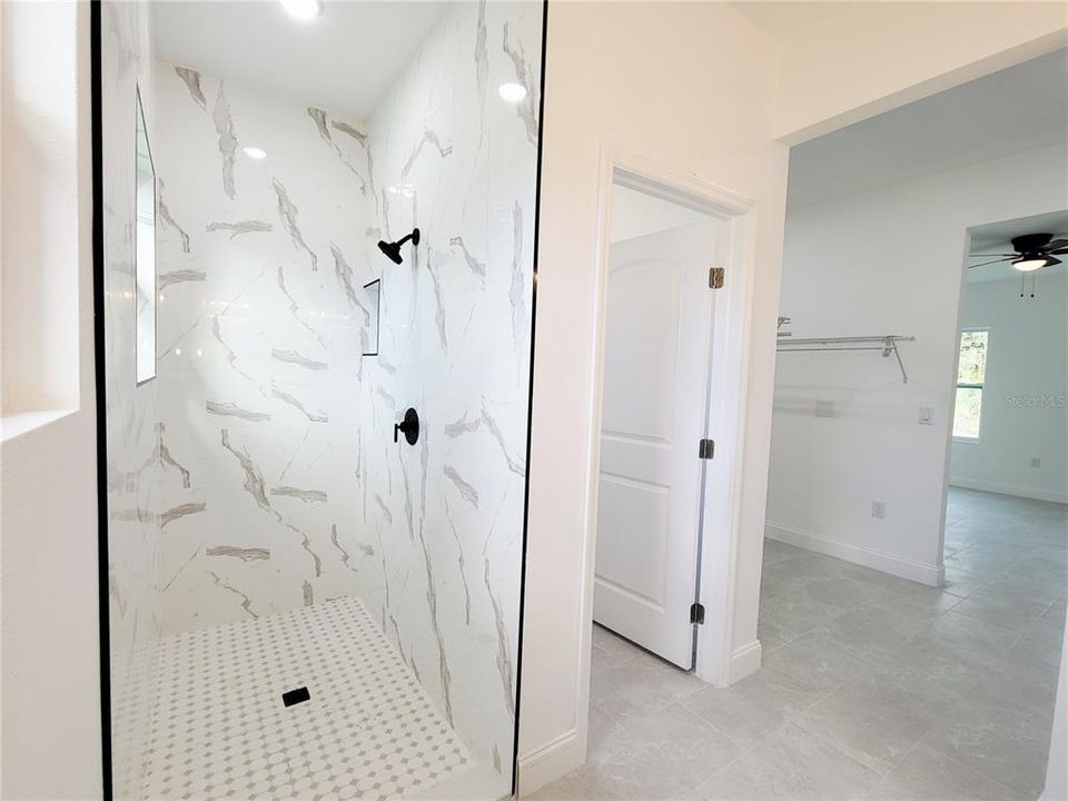 En Venta: $429,999 (3 camas, 2 baños, 1681 Pies cuadrados)