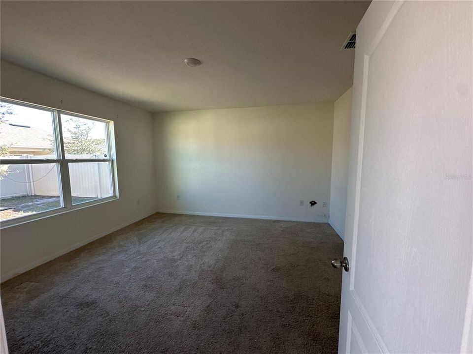 For Sale: $339,500 (3 beds, 2 baths, 1501 Square Feet)