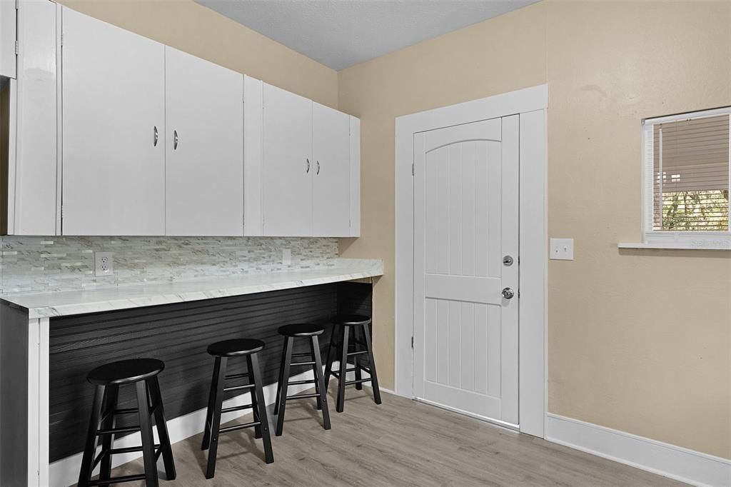 出租: $1,500 (3 贝兹, 1 浴室, 1204 平方英尺)